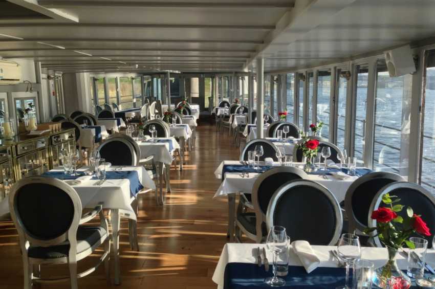 the yacht club london restaurant